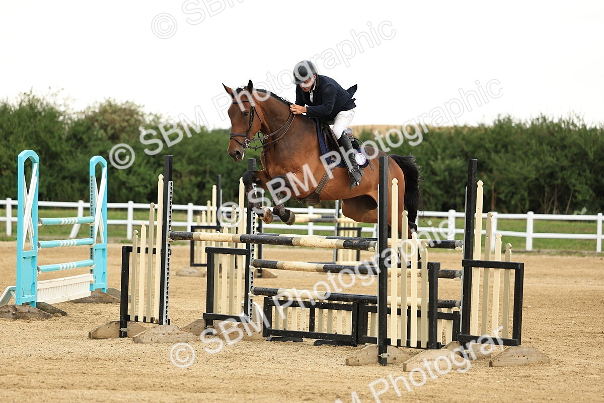 SBM_003551 - Class 4 - Senior Foxhunter - 1.20m Open