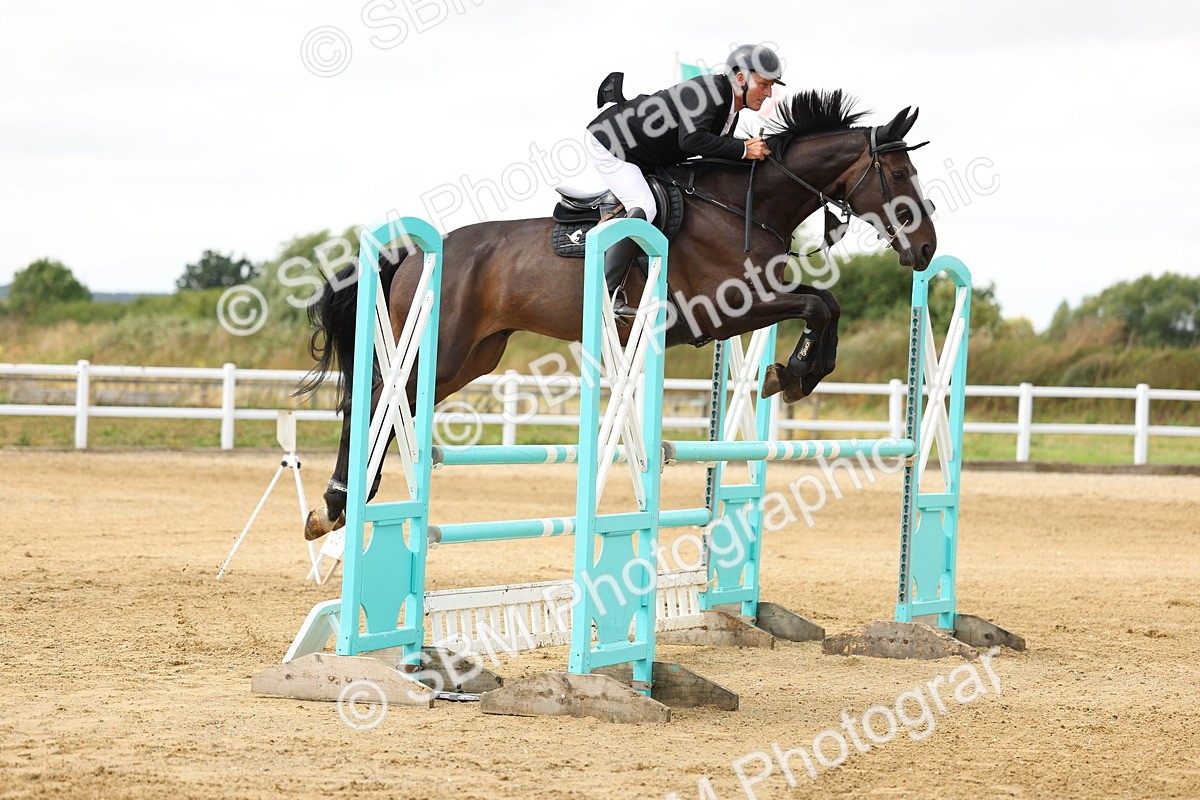 SBM_010341 - Class 4 - Senior Foxhunter - 1.20m Open
