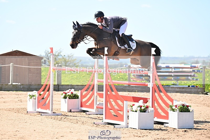 240420A-133103-11385 - Cls 7, 2 Star Medium Tour 1.35m