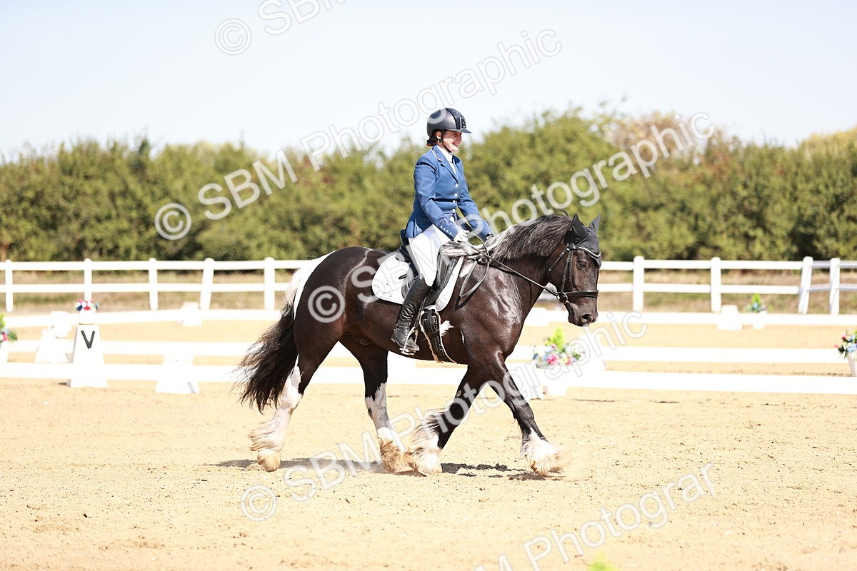 SBM_004580 - Class 12 - Novice 5 - 10.31-11.41
