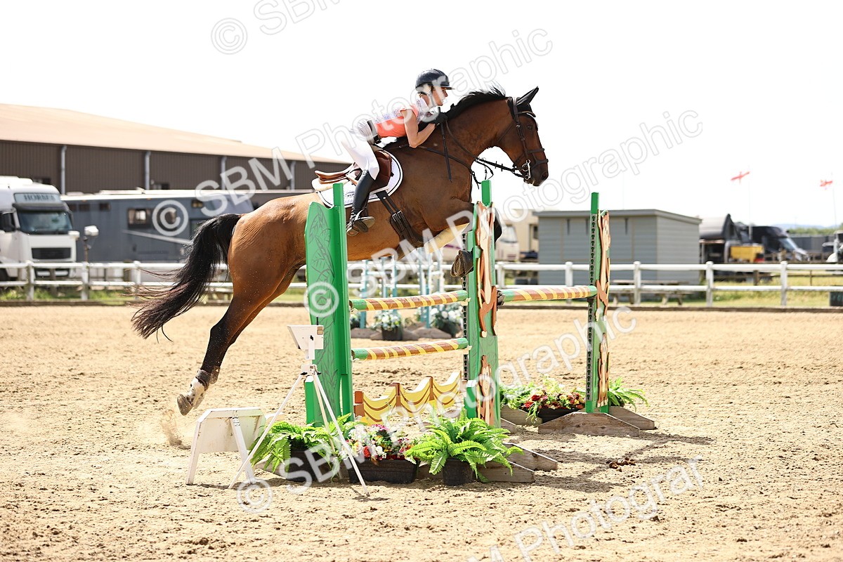 SBM_000657 - Class 15 - Redpost Equestian Senior Foxhunter - 1.20m