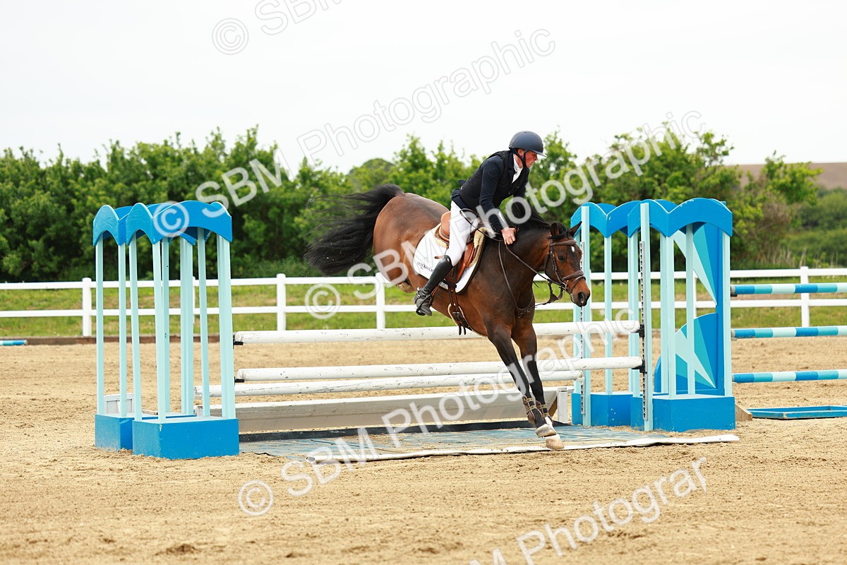 SBM_001068 - Class 5 - Senior Foxhunters - 1.20m