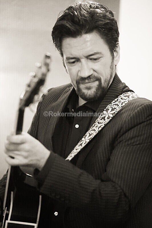 NKC-58 - Denny Illet and chums plays tribute to Nat King Cole