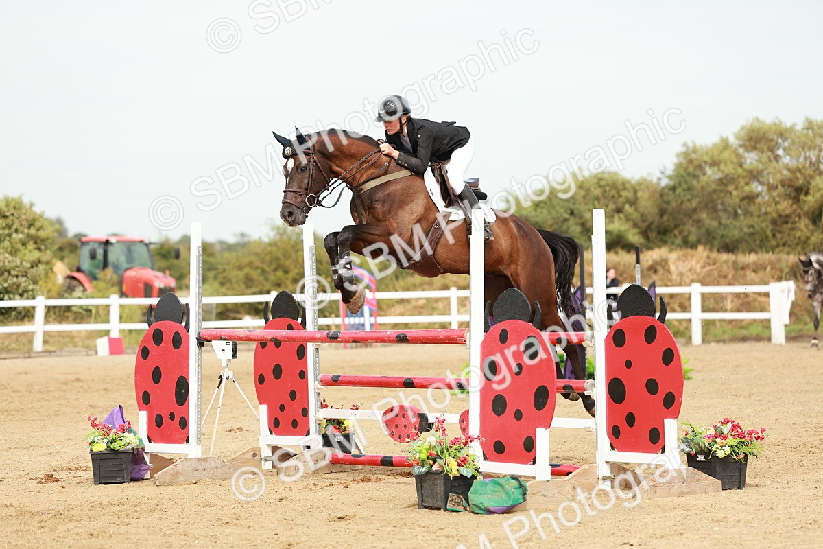 SBM_008300 - Class 4 - Senior Foxhunter - 1.20m Open
