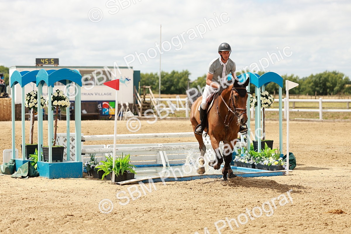 SBM_018472 - Class 21 - Senior Newcomers Championship 2d Rd
