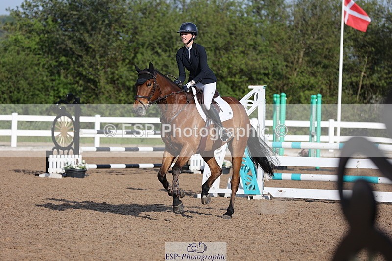 240510A-082017-04184 - Cls 13 British Novice and 90cm Open