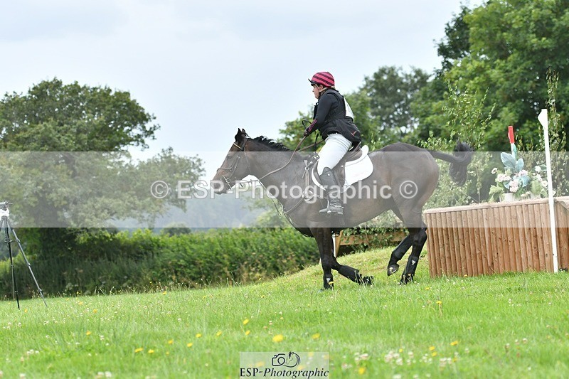 240803-105201-01412 - 110-Lizzie_Luxton-KILCARNA_BARNEY