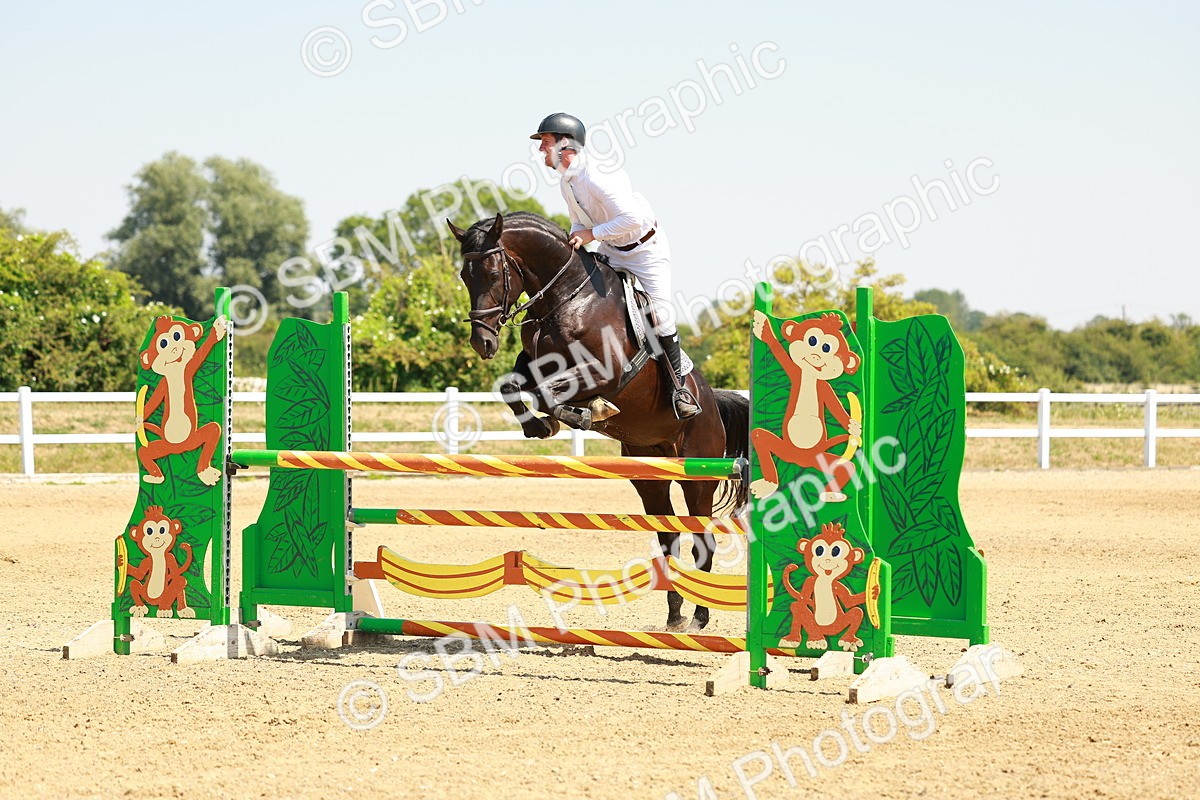 SBM_001475 - Class 4 - Senior Newcomers - 1.10m