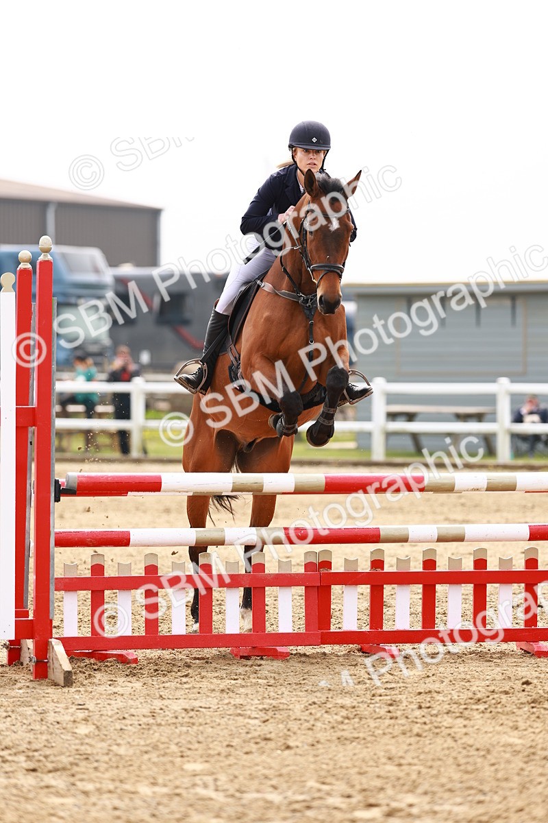  - Class 17 - Senior 1.05m