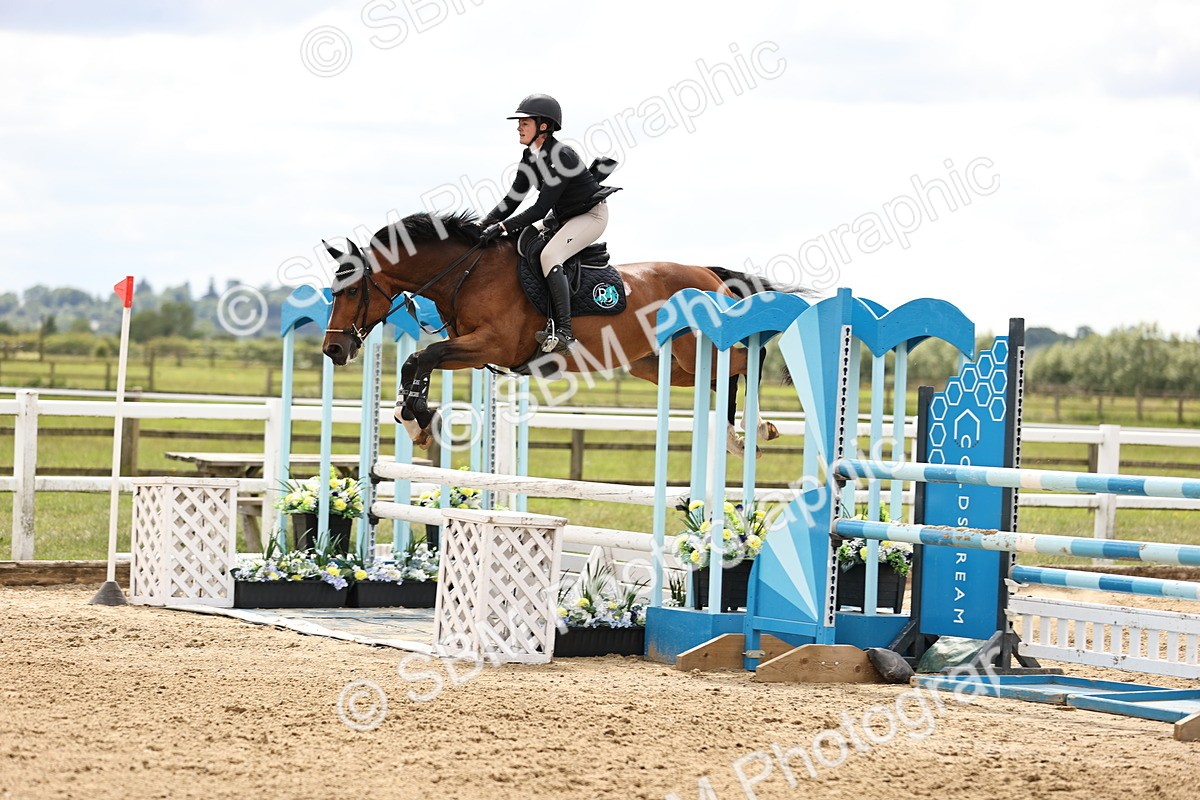 SBM_003419 - Class 11 - Senior Newcomers - 1.10m