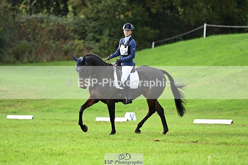 241025-122400-07283 - 553-Hanna.Bertorelli-BWTH.CLASSIC.CUT