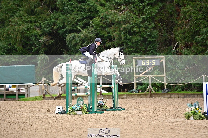 251026A-104516-23720 - D-318-Caroline.Allan