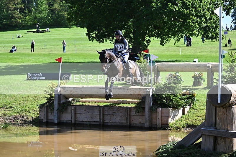 240525-093826-11708 - 303-KILLEENHOUSESTUD_OBOS_16-Tom_D_Crisp
