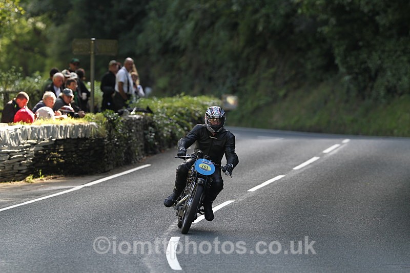 FOM_1294 - Classic TT Lap of honour