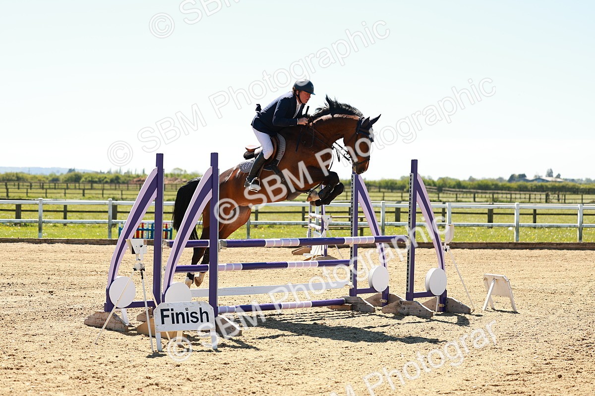 SBM_001051 - Class 4 - Senior Newcomers 1.10m