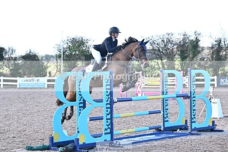 251203-131859-00671 - Cls 4 Newcomers and 1.10m Open