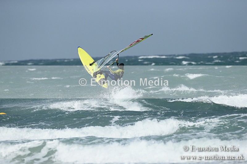WS 020413-141 - Windsurfing