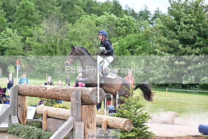 250525A-143753-16528 - D-404-Tom.Jackson-PLOT.TWIST.B