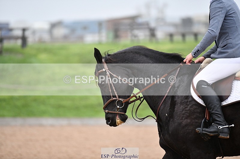 241102A-112239-04276 - SAT Cls 9 British Novice and 90cm Open