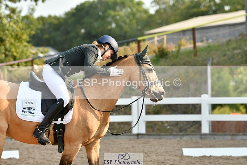 250817-091131-06805 - 065-Nicky.TurriffMyshall.Robby