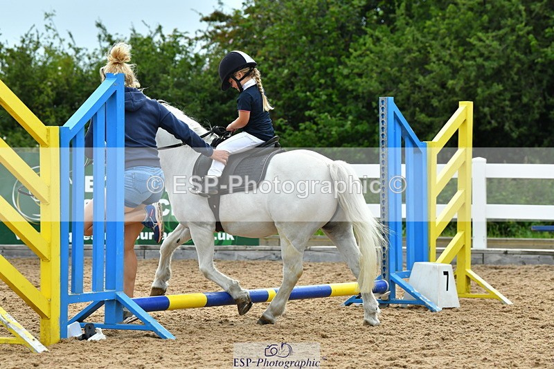 230609A-182104-02198 - Jolly Jumps Ride and Run