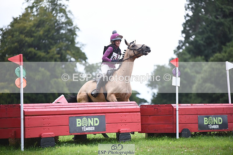 240804-162548-18587 - 619-Fiona_Lewis-BALLYANNY_BUTTONS