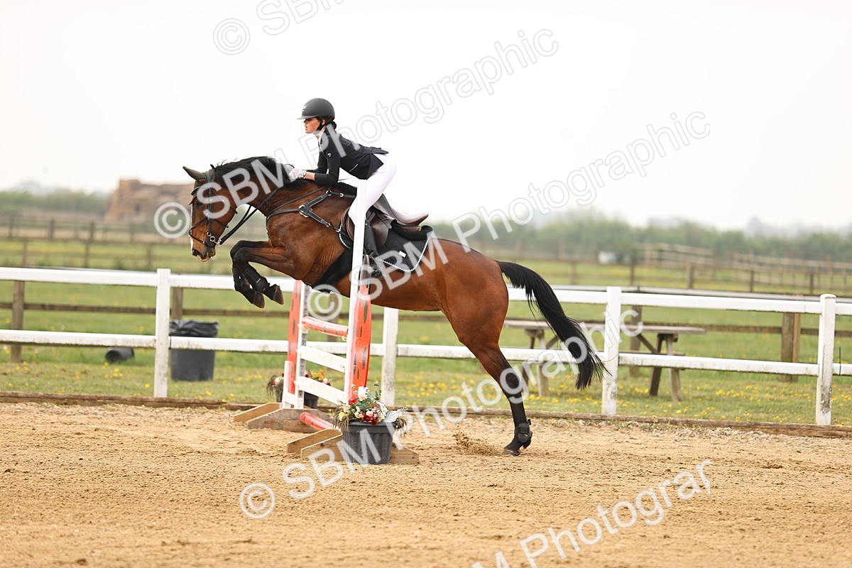  - Class 15 - Senior British novice - 90cm