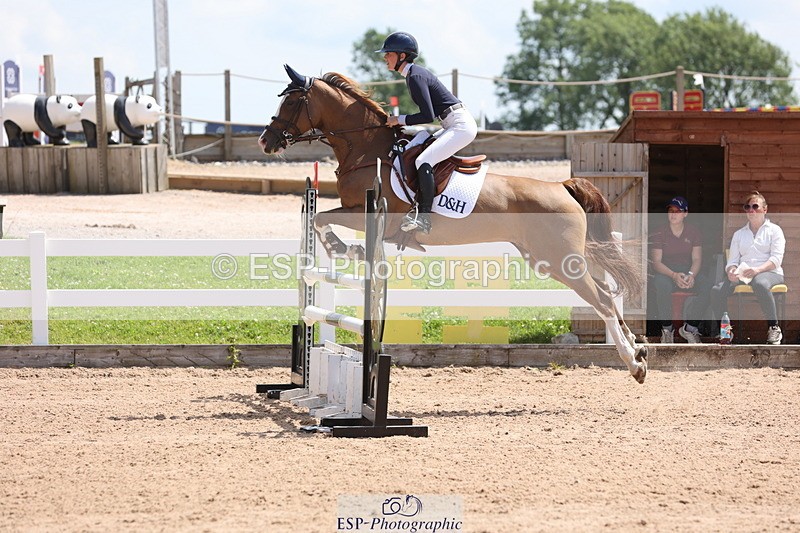 240718A-124216-05183 - Cls 9, 1 Star Bronze Tour 1.10m