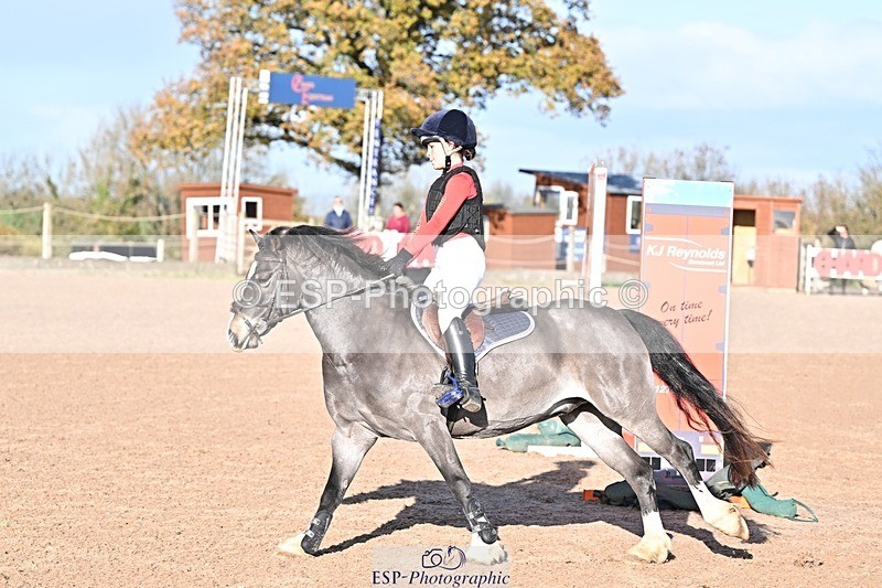 251102-100124-00147 - 70cm