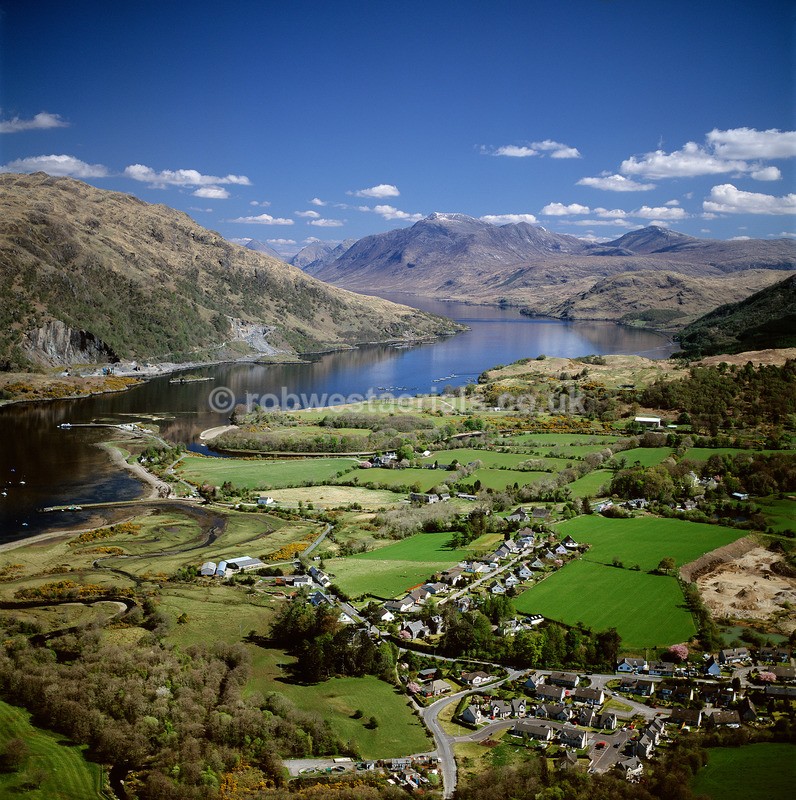 A00341B Achlonan by Taynuilt Village to Loch Etive in 2002 - Settlements, infrastructure and attractions