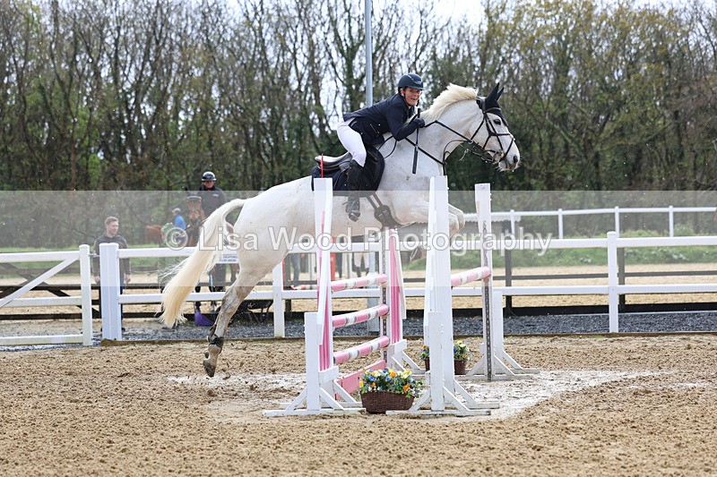 3E7A1701 - Class 7: Senior Newcomers/1.10m open