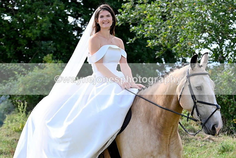 WJ7_5144-001 - Zoe & Fred Wedding Dress Shoot 09-08-25