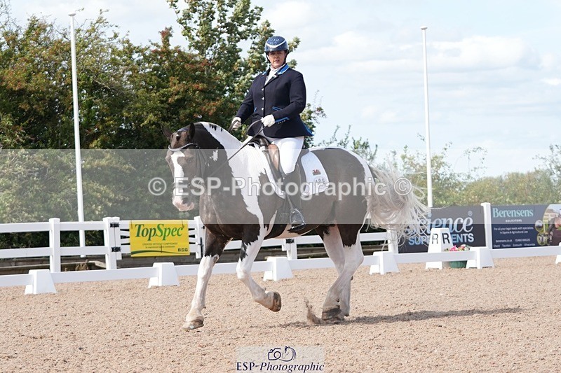 250906-135214-03413 - 106-Lucy.HamblettGalliano.Gold.Dust