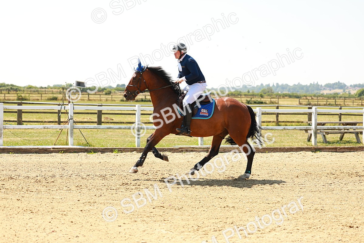 SBM_001421 - Class 4 - Senior Newcomers - 1.10m