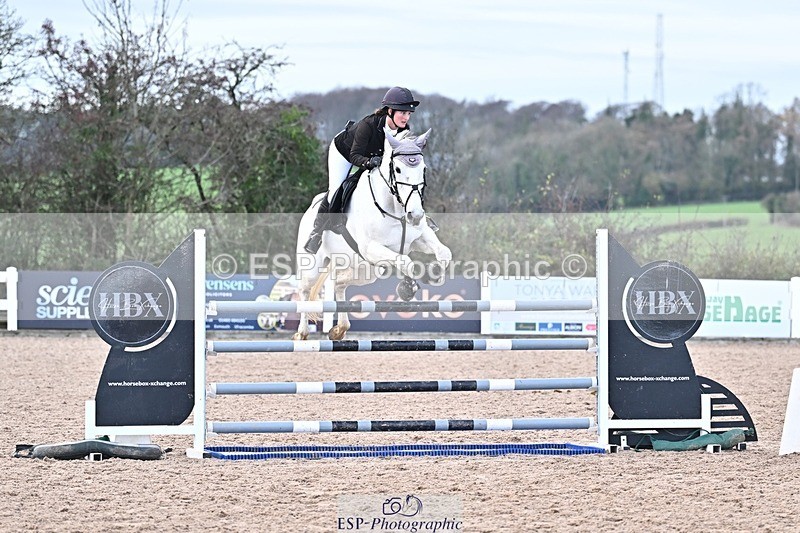 251126-133236-00590 - Cls 5 Foxhunter and 1.20m