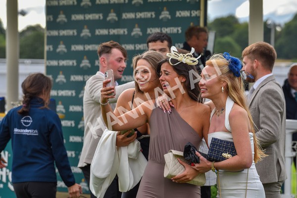 150723-Race 7-Roundhay Park-8941 - Race 7 5.30 pm John Smith's Sprint Handicap