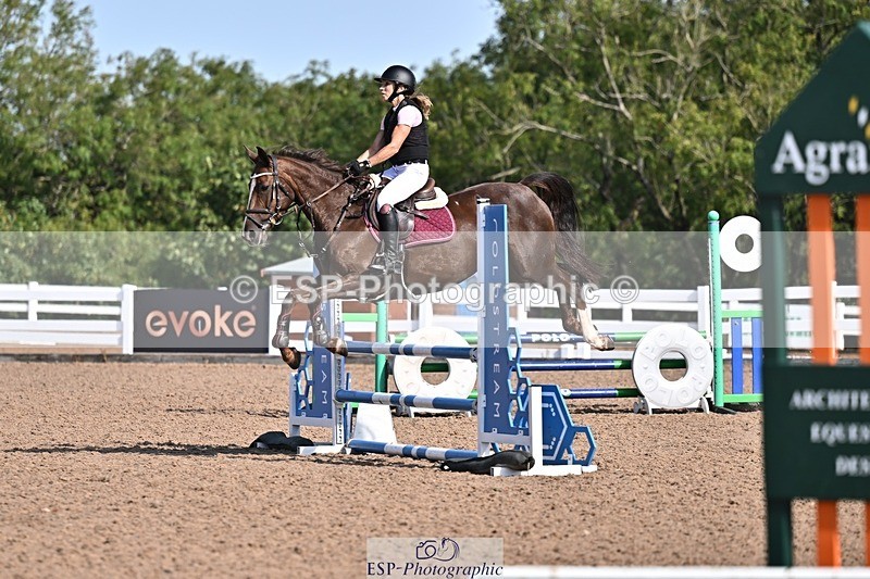 260812-095552-00127 - Cls 2 British Novice and 90cm