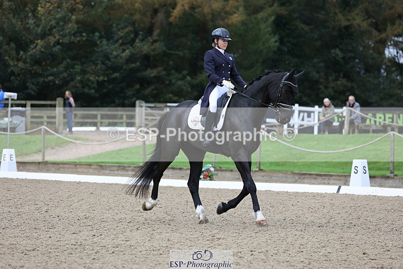 241024-102114-01567 - 132-Mollie.Summerland-MOJO