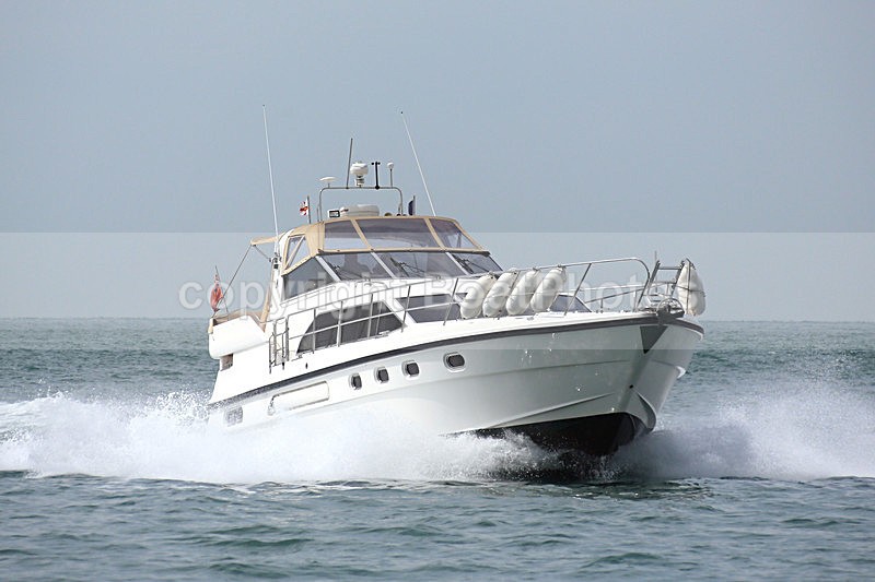 150816 ESPRIT DE MER WT7A9517 - Flybridge Cruisers