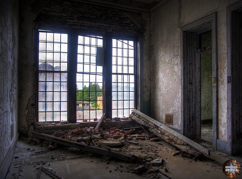 Crumbling window, Taunton State Hospital