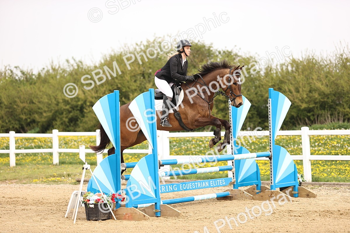 - Class 15 - Senior British novice - 90cm