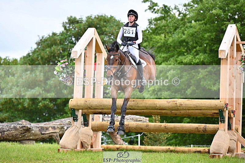 250524A-171702-15161 - C-281-Holly.Morris-NADIR.DE.LEAU