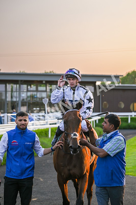 310524-Race 5-Dusk Dame-8992 - Race 5