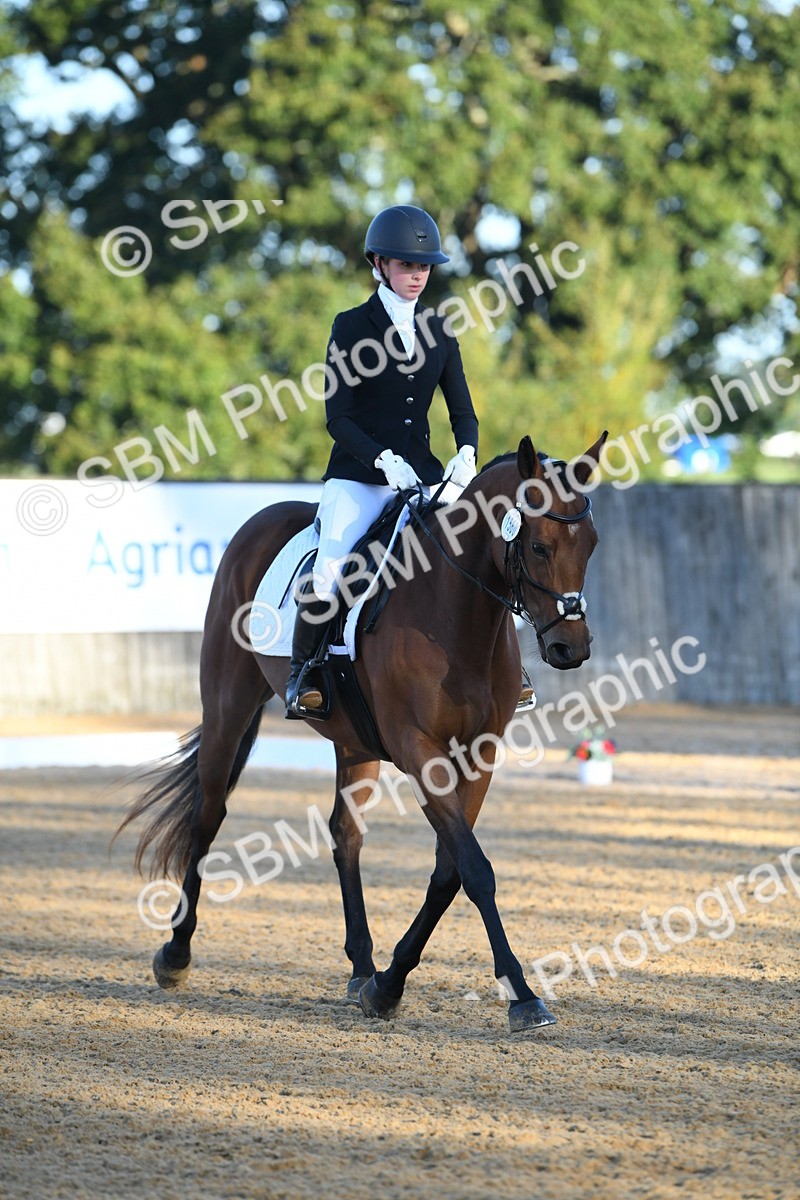 SBM_14236 - D4 - Small Tour Championship - Intro B