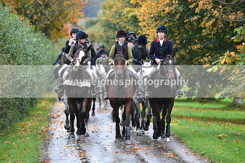 WJ5_6214 - B&B walk back for Hunt Tea !