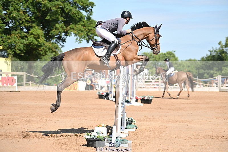 240718A-102945-04530 - Cls 1, 3 Star Small Tour 1.35m