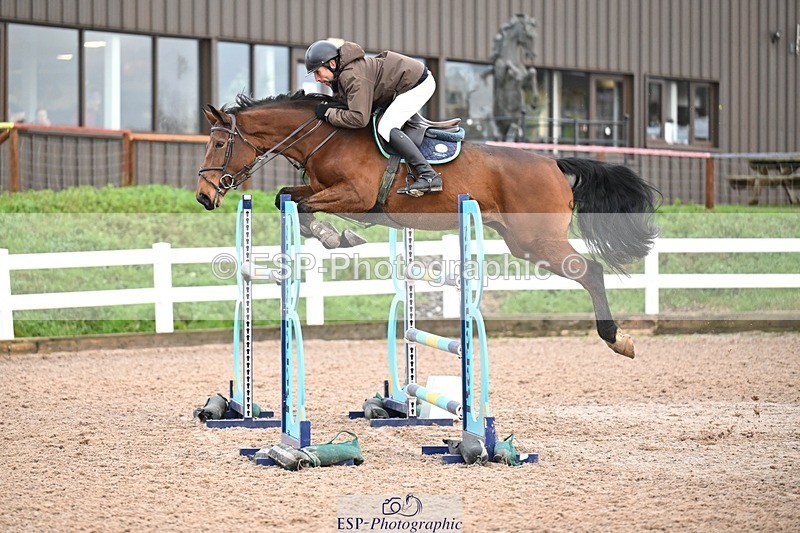 251206-133533-01138 - Cls 13 Snr Foxhunter and 1.20m