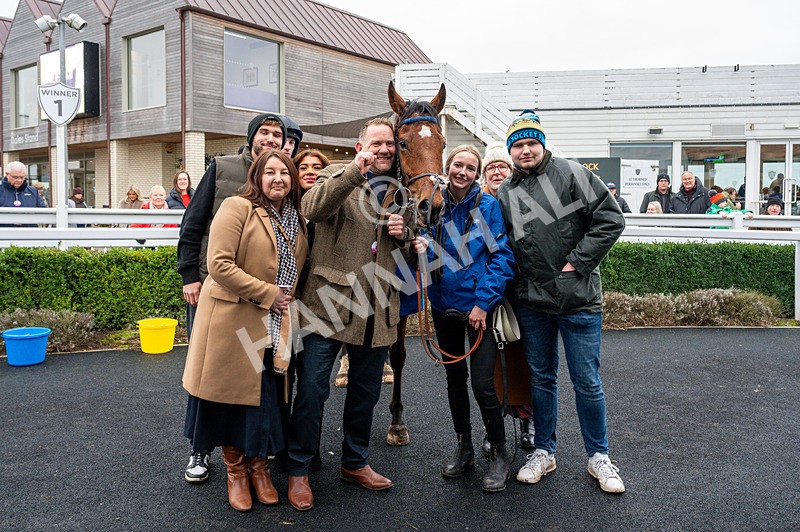 281225-Race 3-Supreme George-3727 - Race 3