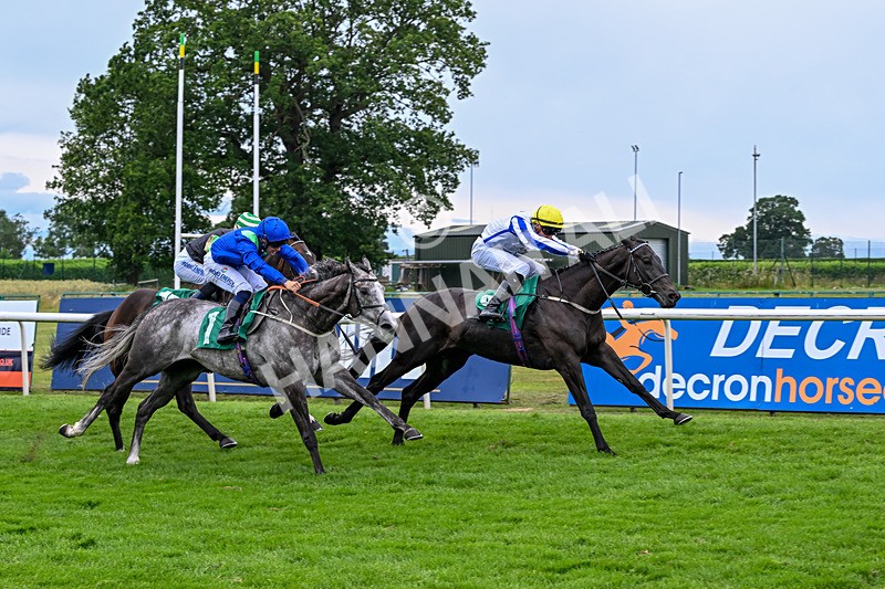 010726-Race 8-Farandaway-9040 - Race 8 16.40pm William Hill Summer Cup Saturday 1st August Book Now Handicap