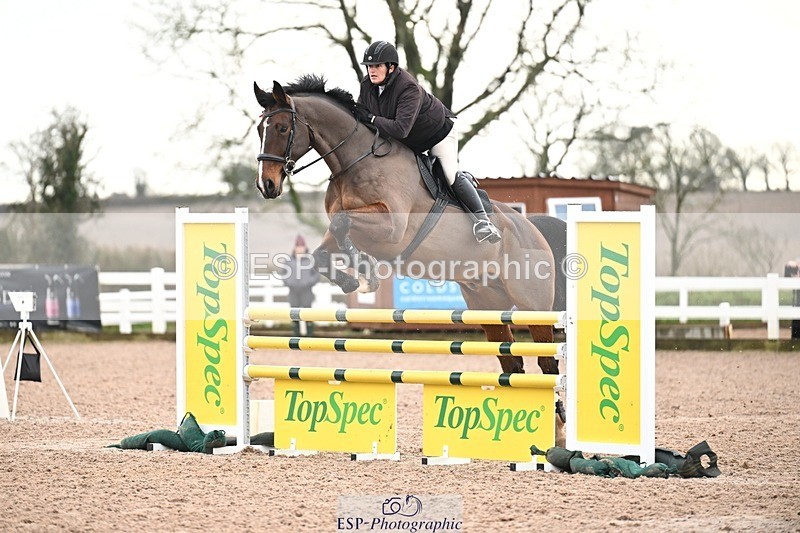 251206-125404-01073 - Cls 12 Snr Newcomers and 1.10m